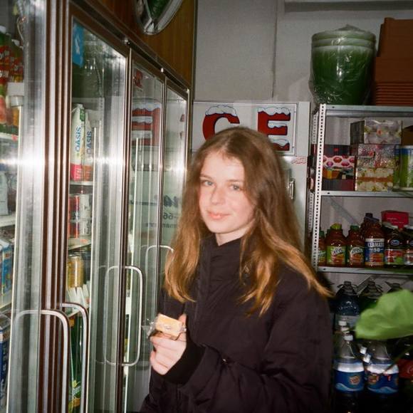 Meet your Posher, Zoe - Picture 1 of 1